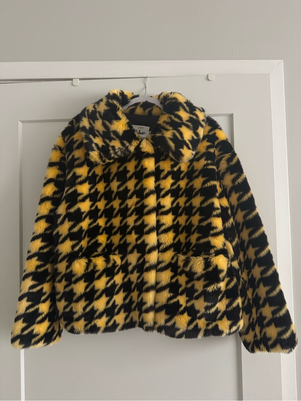 Jakke Yellow & Black Houndstooth Faux-Fur Puffer Jacket